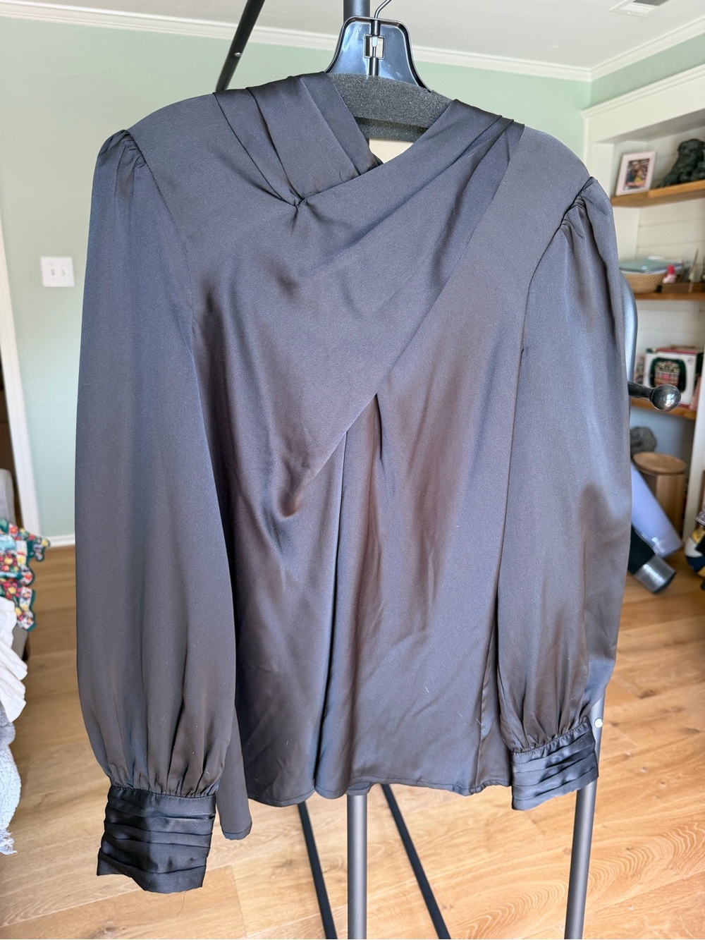 entro Black Draped Crossover V-Neck Long Sleeve Blouse